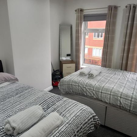 Apartment With Roof Terrace Close To City Centre Cardiff Buitenkant foto