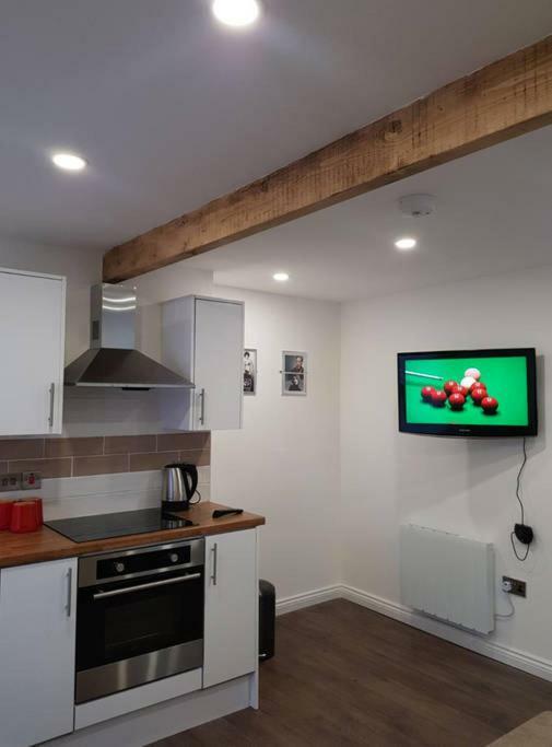 Apartment With Roof Terrace Close To City Centre Cardiff Buitenkant foto
